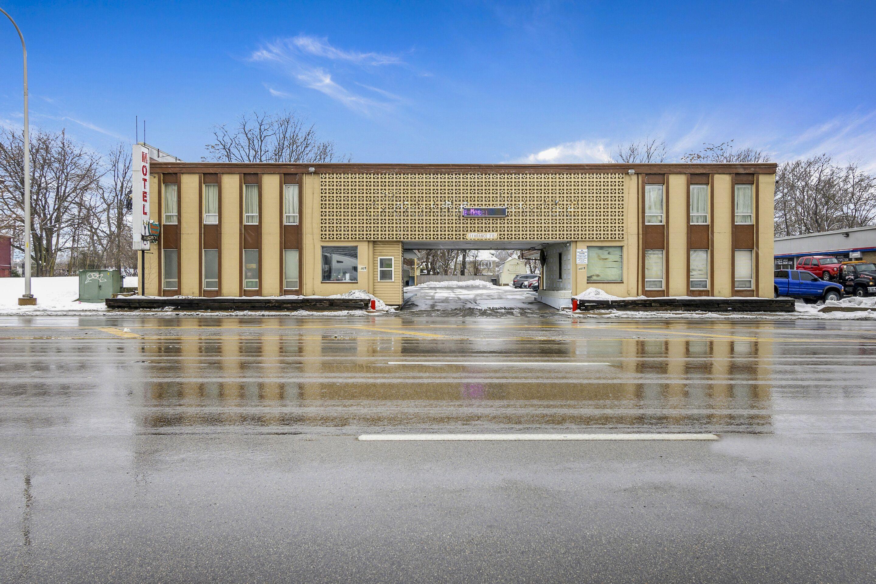 4 Smart Budget Hotels Near Lakeview Planetarium Worth Booking