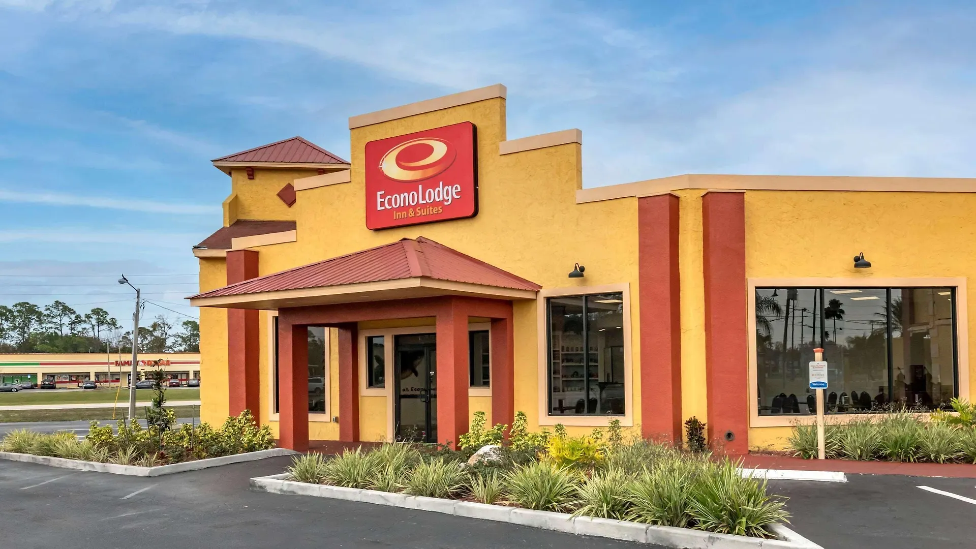 9 Budget Hotels Close to Prime Factory Outlet Mall, Orlando