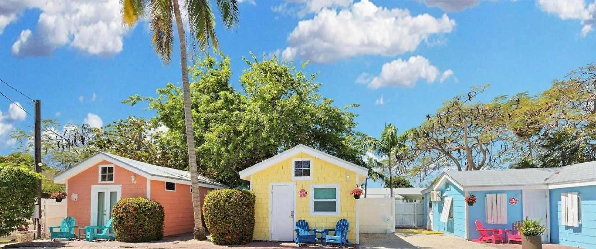 Staying Near Sombrero Beach: 4 Budget Hotels Compared